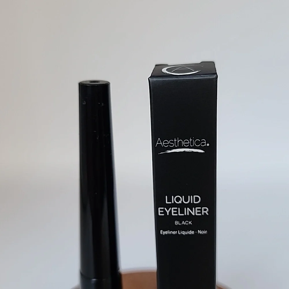 Aesthetica Liquid Eyeliner - Black